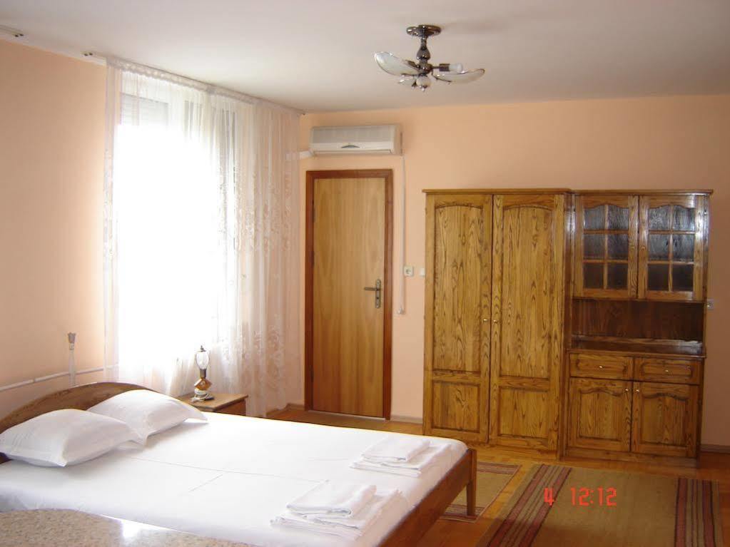 Kanclera Hotel Kaspichan Zewnętrze zdjęcie