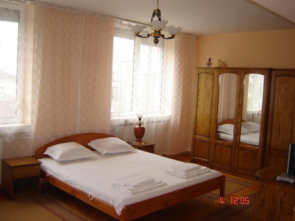 Kanclera Hotel Kaspichan Zewnętrze zdjęcie